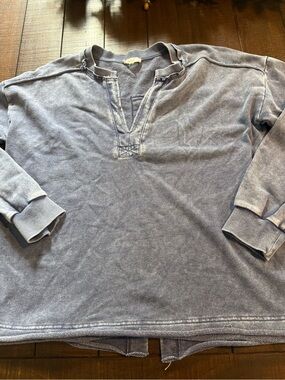 Women’s Vintage-Style Blue Pullover Henley Shirt size medium